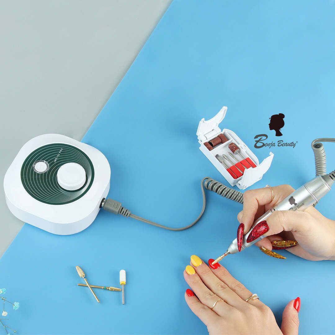 WhatsApp Image 2022-08-27 at 6.44.16 PM elektrische nagelvijl voor het zetten van kunst en acrylnagels